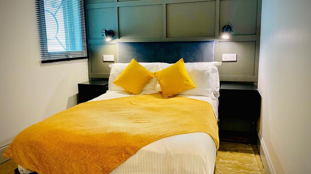 Siberia Bar & Hotel アバディーン エクステリア 写真